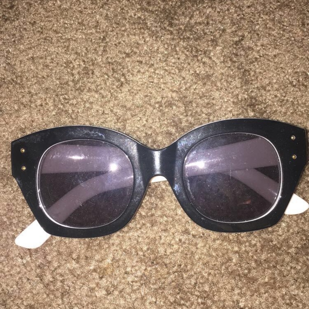 Urban Outfitters Sunnies